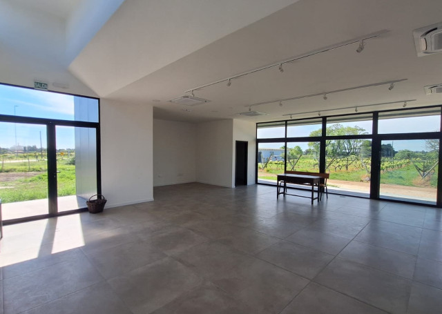 Llamado para  Boutique de Vinos y Quesos