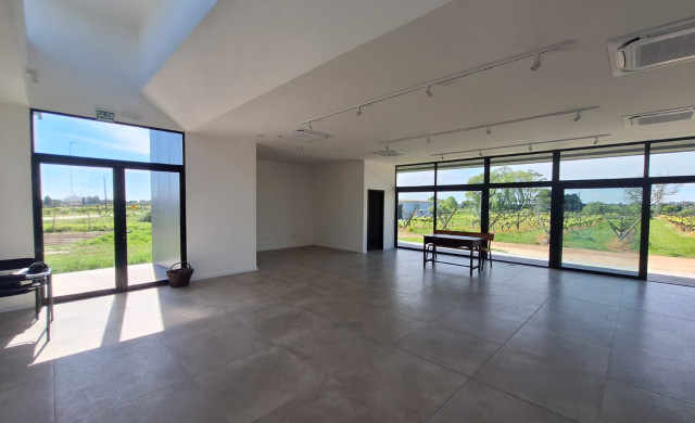 Llamado para  Boutique de Vinos y Quesos